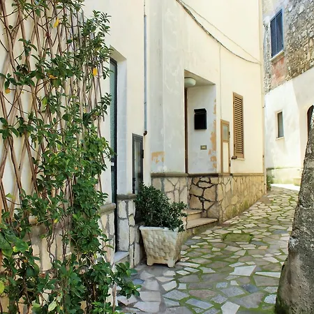 Il Vicolo Stretto Минтурно